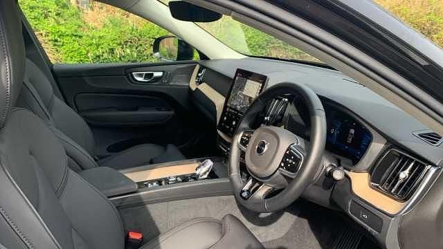 Used Volvo XC60 Plus 247 HP (181 kW) 2025 Black SUV