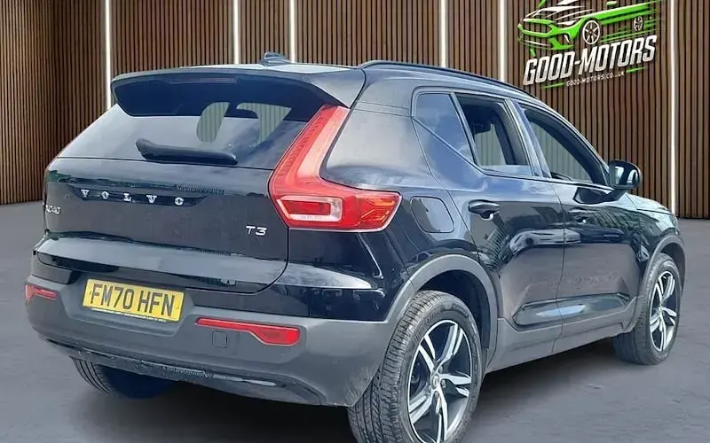 Used Volvo XC40 R-Design 163 HP (119 kW) 2020 Black SUV
