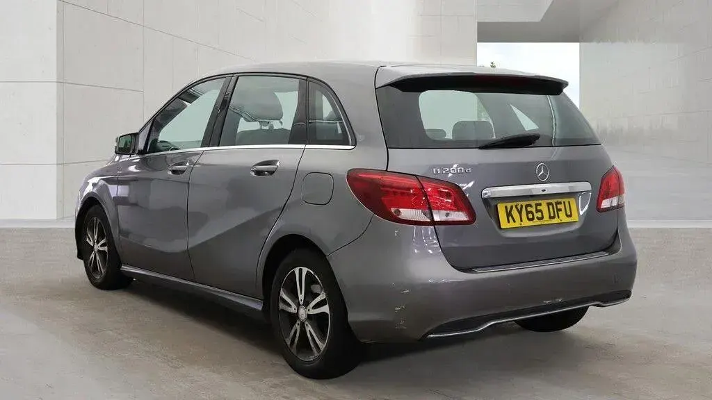 Used Mercedes B200 SE 134 HP (98 kW) 2016 Grey Hatchback