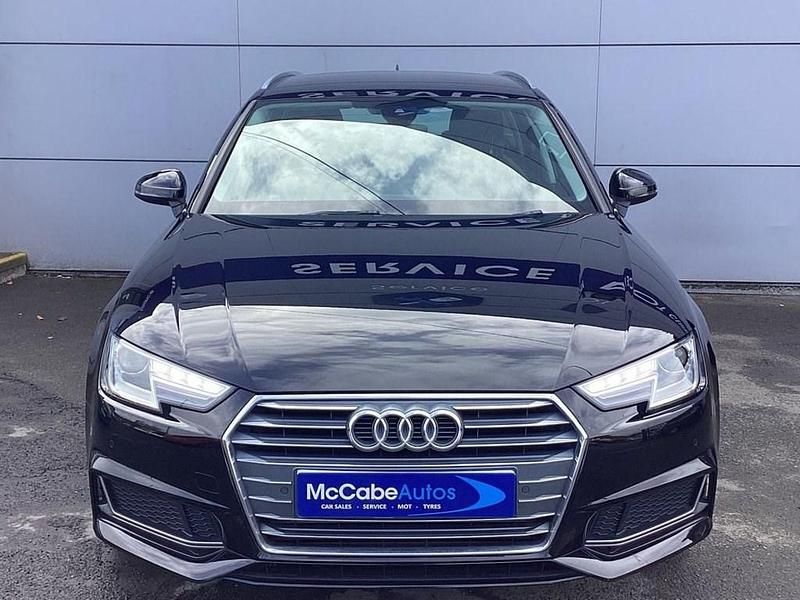 Używany Audi A4 Sport 245 KM (180 kW) 2019 Czarny Kombi