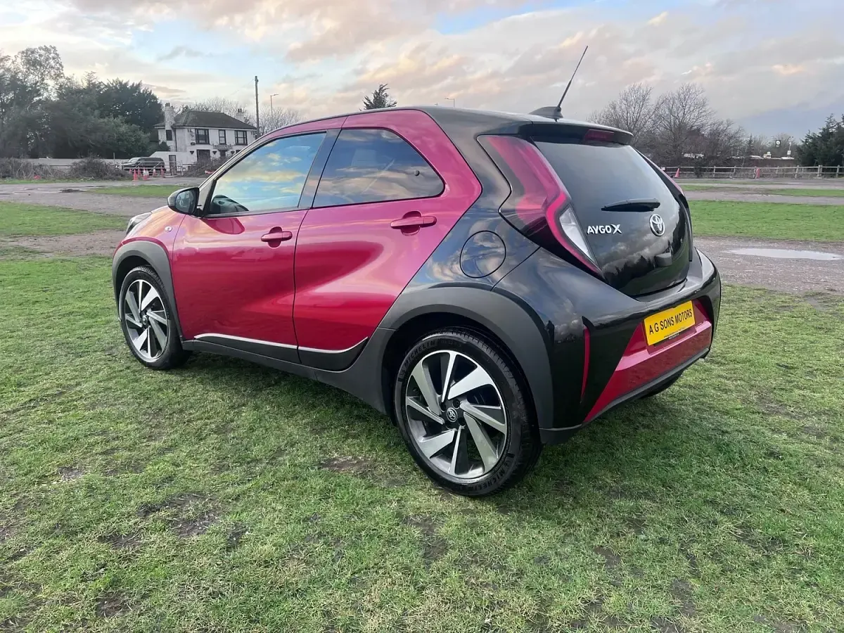 New Toyota Aygo X 72 HP (52 kW) 2025 Red SUV