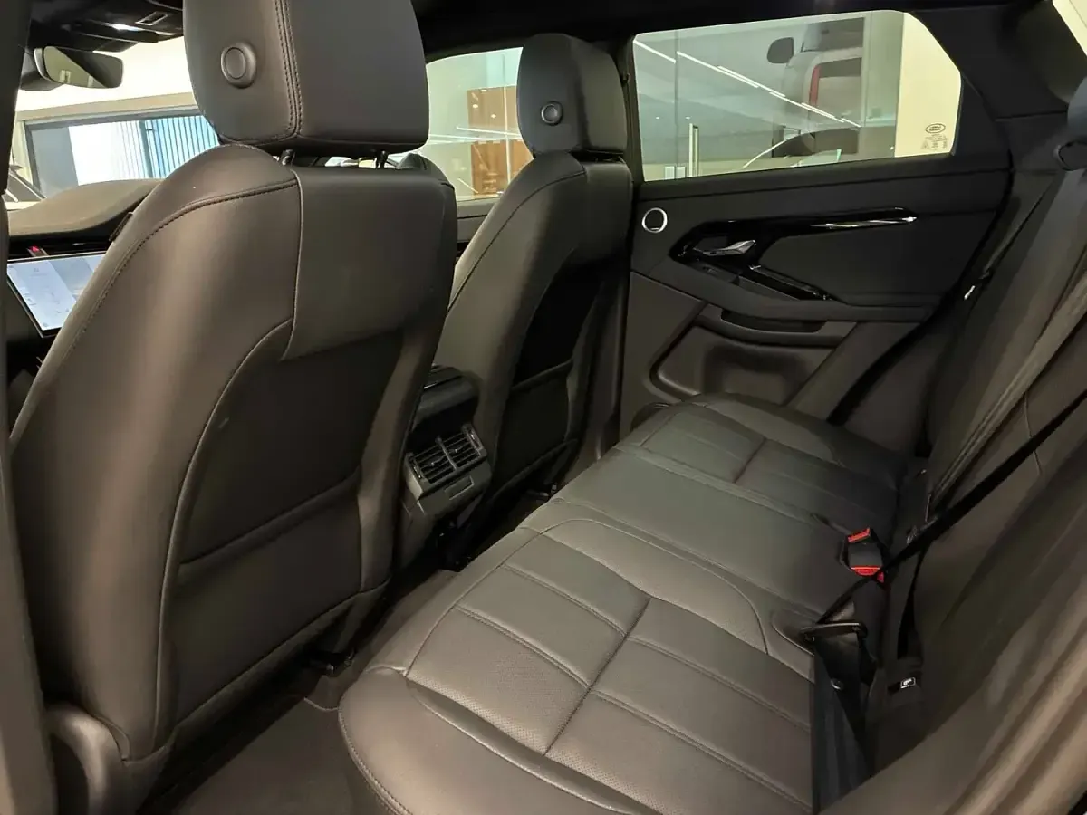 Used Land Rover Range Rover evoque SE Dynamic 2026 Black SUV