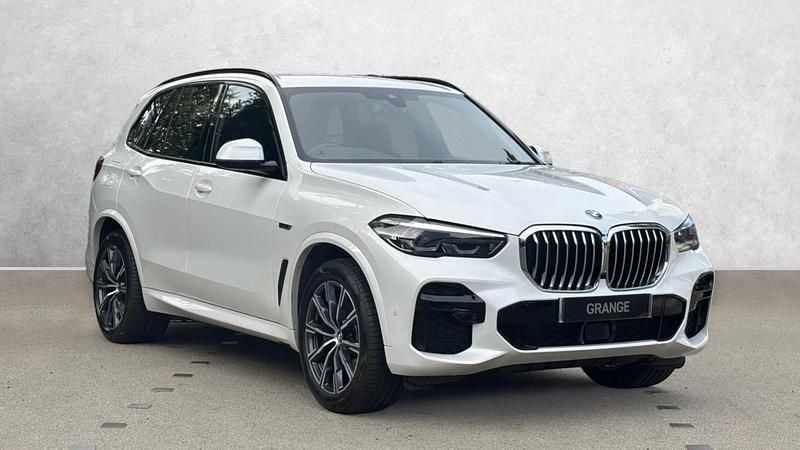 White Used 2022 BMW X5 M Sport SUV | £43,450 (Good price) - Image 1/4