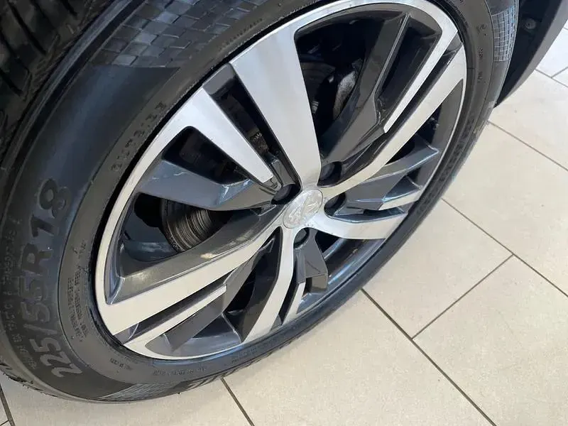 Used Peugeot 3008 Allure Premium 131 HP (96 kW) 2022 Black SUV