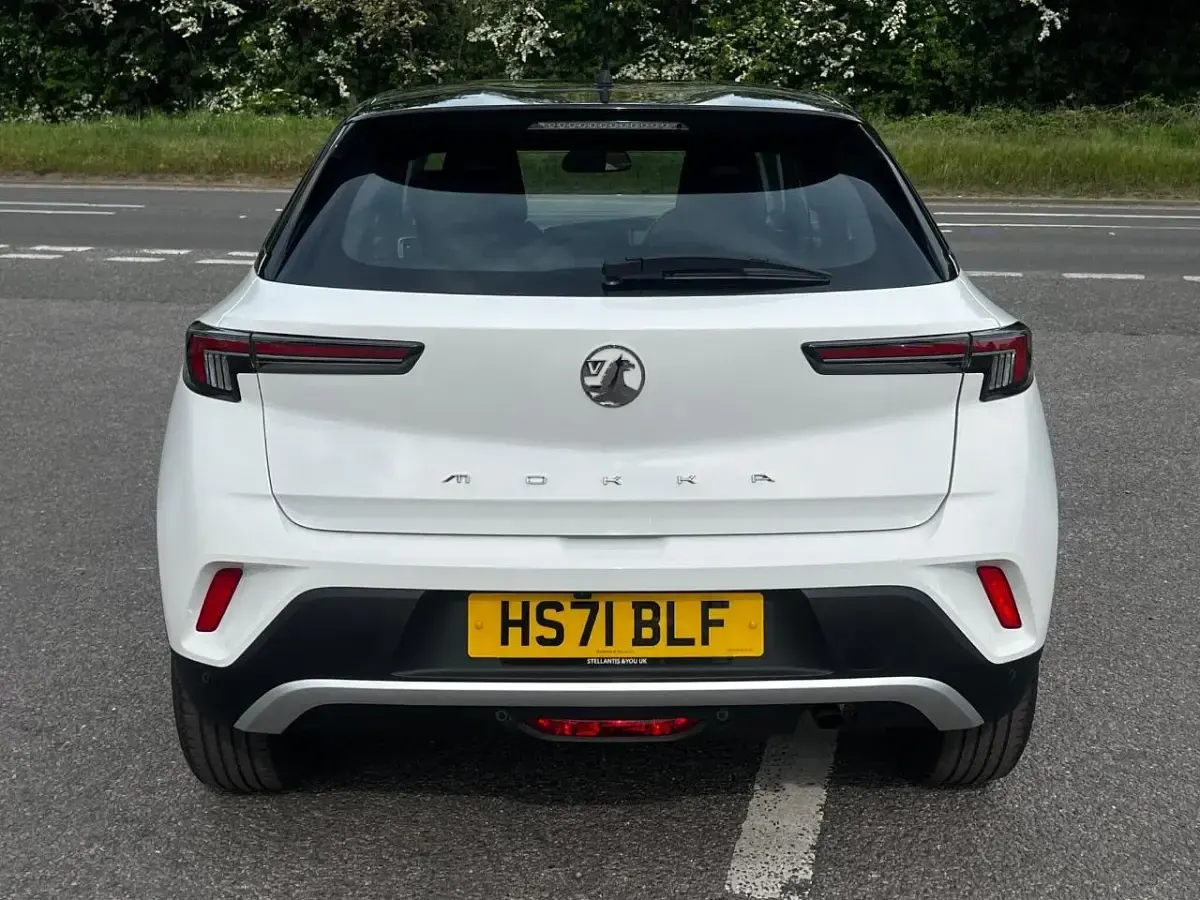 Used Vauxhall Mokka Elite 99 HP (72 kW) 2022 White SUV