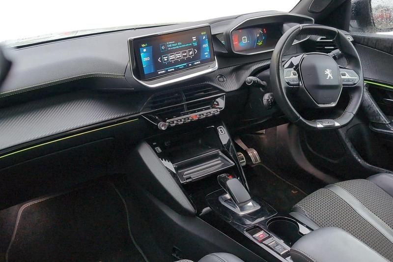 Used Peugeot e-2008 GT-line 100 kW (136 HP) 2020 White SUV