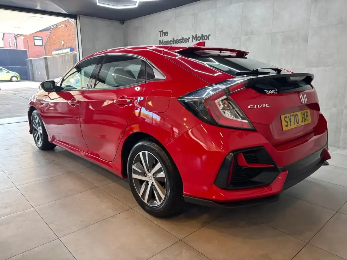 Używany Honda Civic SE 126 KM (92 kW) 2020 Czerwony Hatchback