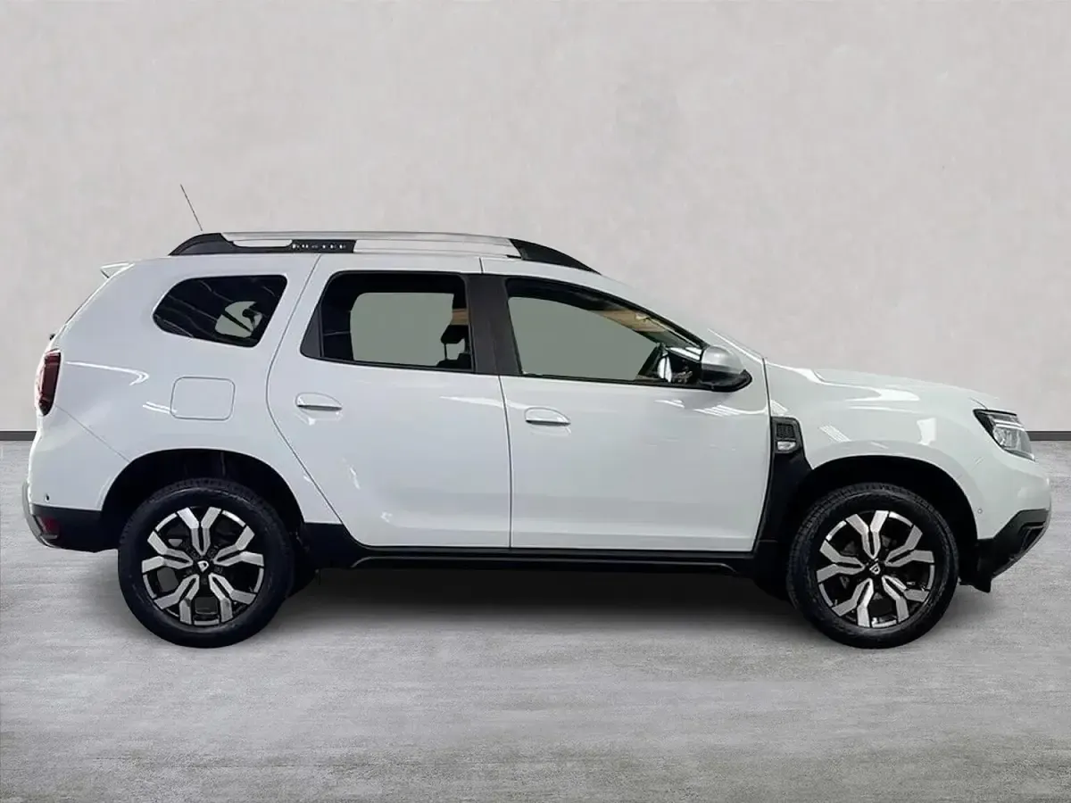 Used Dacia Duster Prestige 90 HP (66 kW) 2022 White SUV