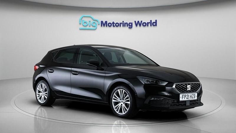 Used Seat Leon SE Dynamic 110 HP (80 kW) 2021 Black Hatchback