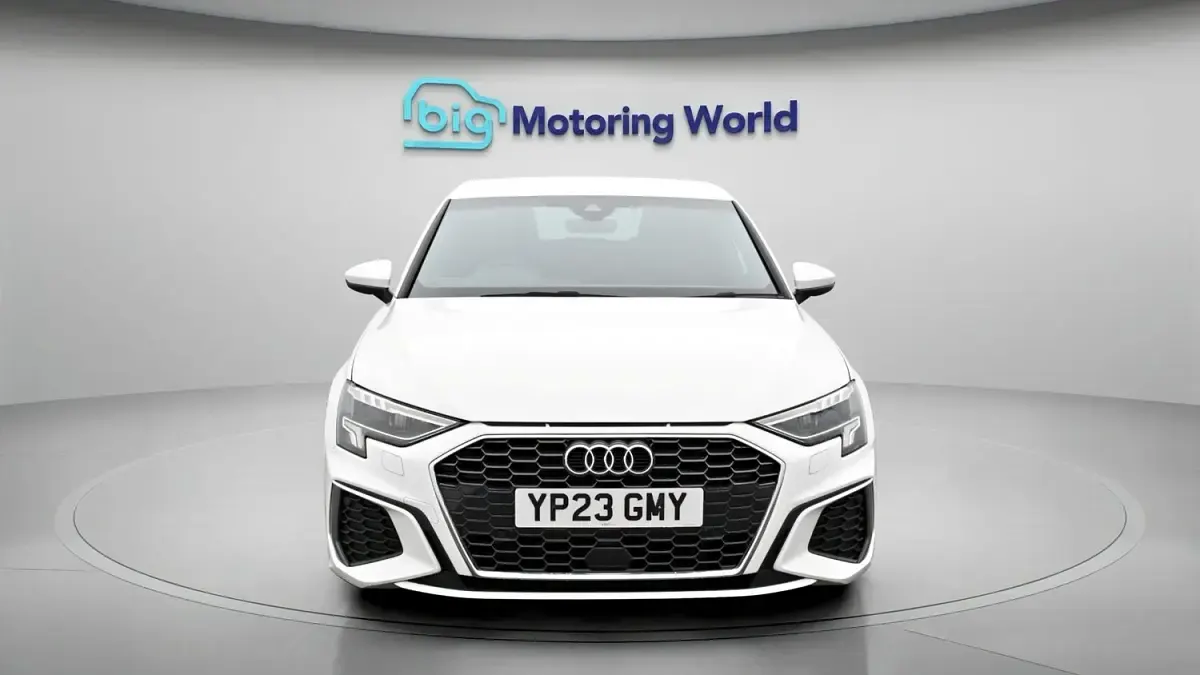 Begagnad Audi A3 Sportback S-Line 150 HK (110 kW) 2023 Vit Halvkombi