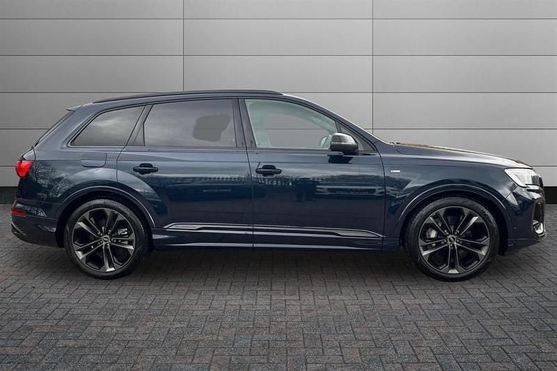 New Audi Q7 Black Edition 231 HP (169 kW) 2025 Waitomo blue SUV