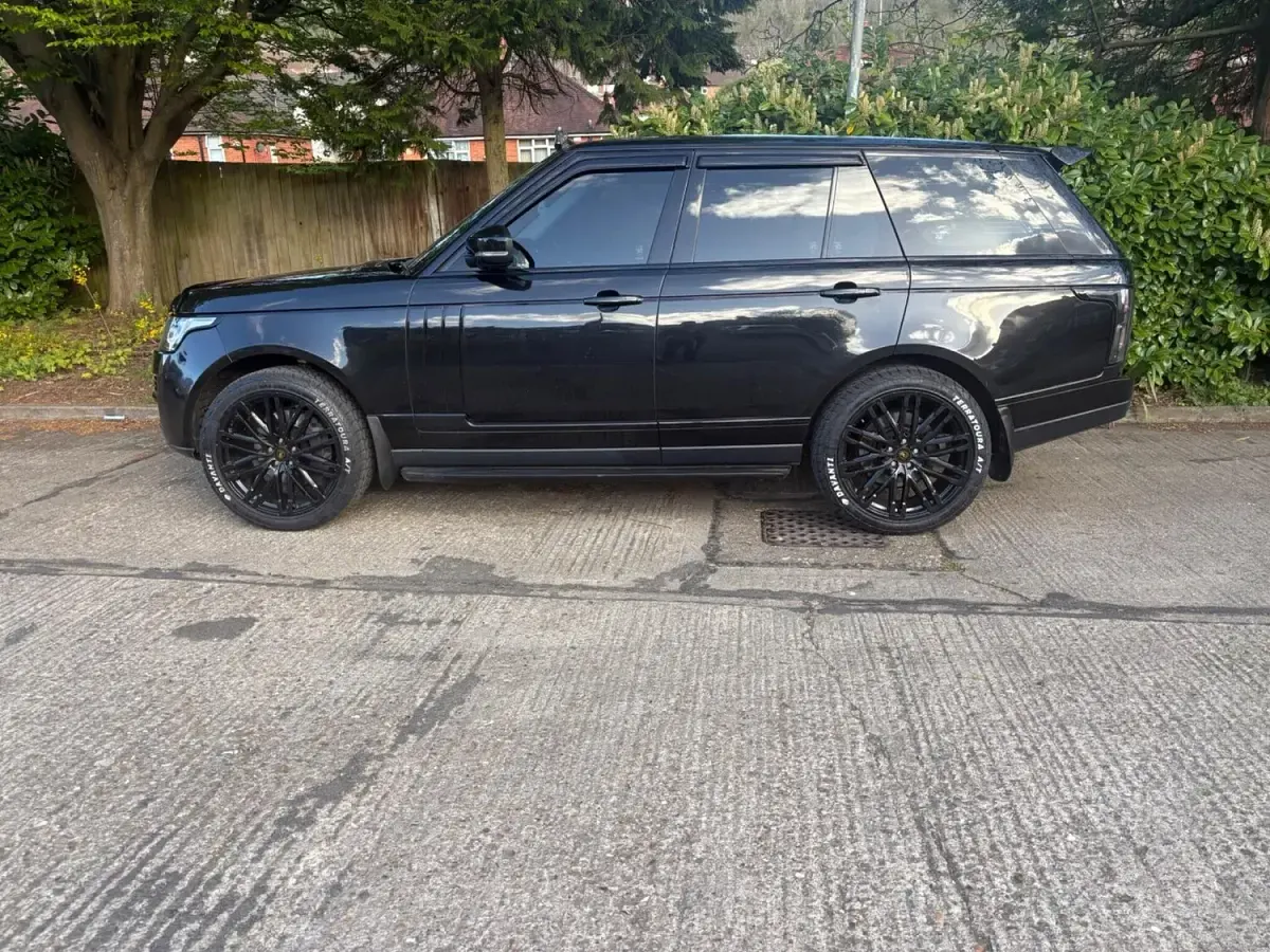 Used Land Rover Range Rover Vogue 258 HP (189 kW) 2013 Black SUV