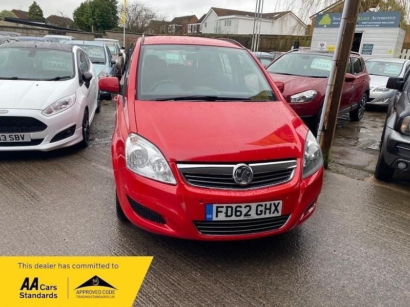 Used Vauxhall Zafira 140 HP (102 kW) 2012 Red MPV