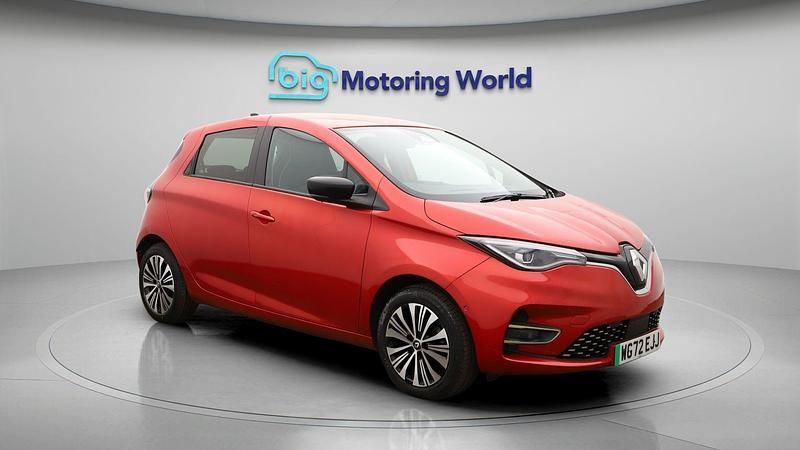 Used Renault Zoe Techno 100 kW (136 HP) 2022 Red Hatchback