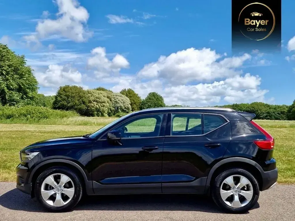 Used Volvo XC40 Momentum 2020 Black SUV