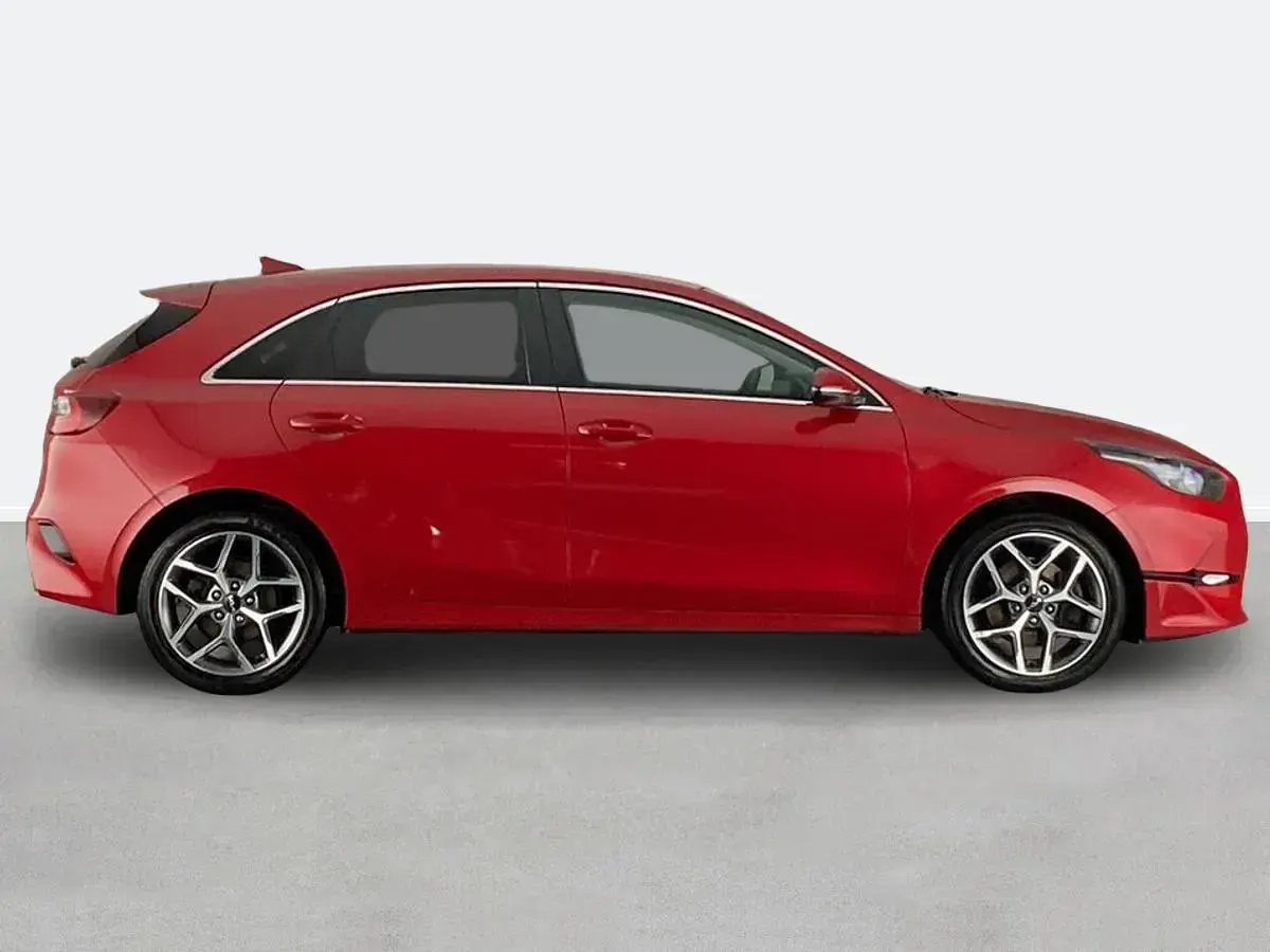 Used Kia Ceed 158 HP (116 kW) 2022 Red Hatchback