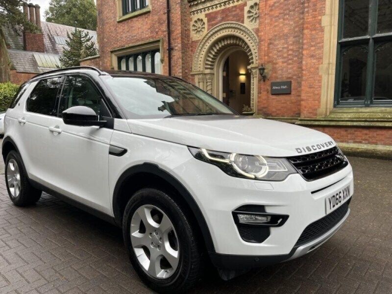 White Used 2016 Land Rover Discovery Sport HSE SUV | £12,432 (Expensive) - Image 1/4