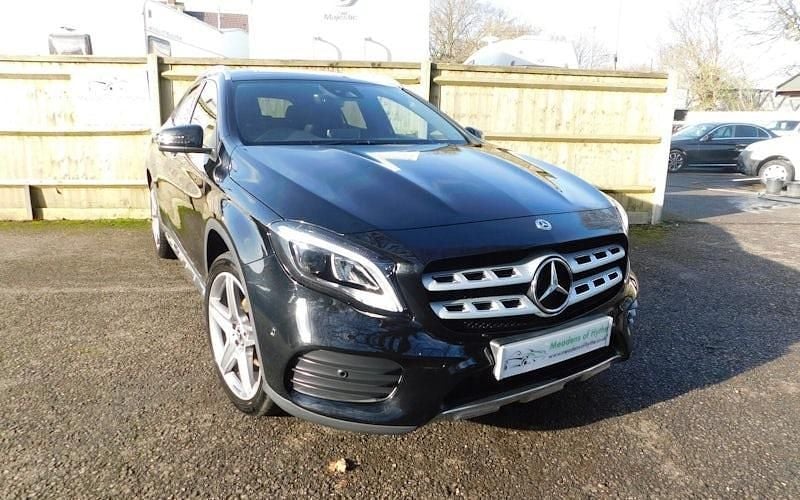 Used Mercedes GLA200 AMG Line Premium 156 HP (114 kW) 2019 SUV