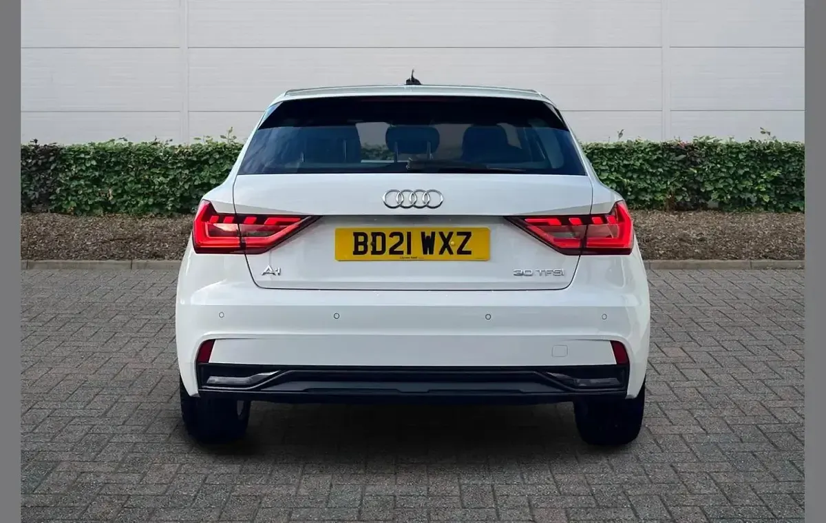 Used Audi A1 Sport 108 HP (79 kW) 2021 White SUV