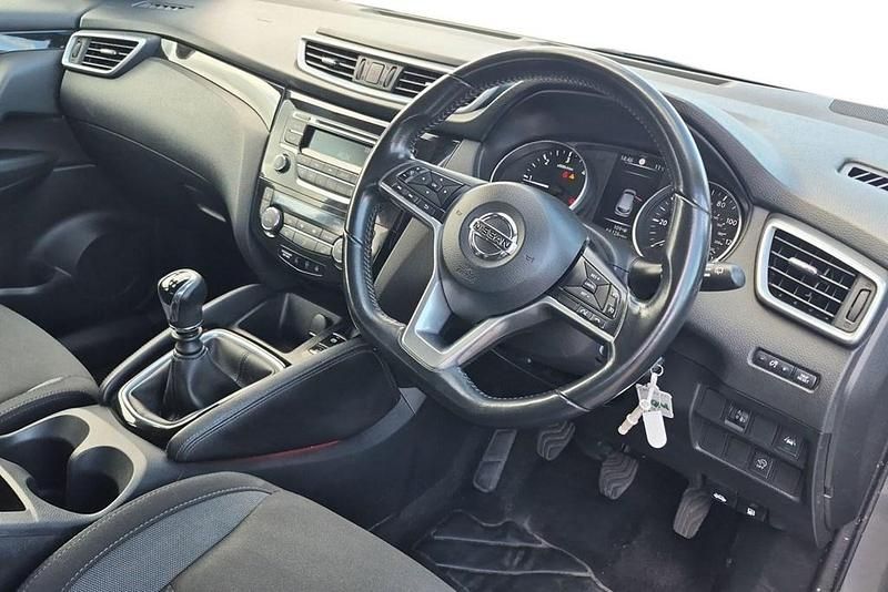 Used Nissan Qashqai Acenta 115 HP (84 kW) 2018 Grey SUV