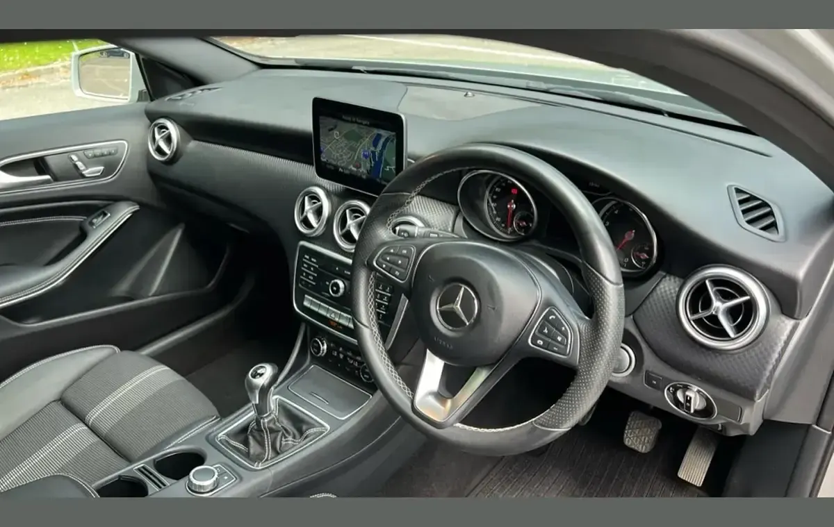 Used Mercedes A180 Sport Edition 120 HP (88 kW) 2018 Silver Hatchback