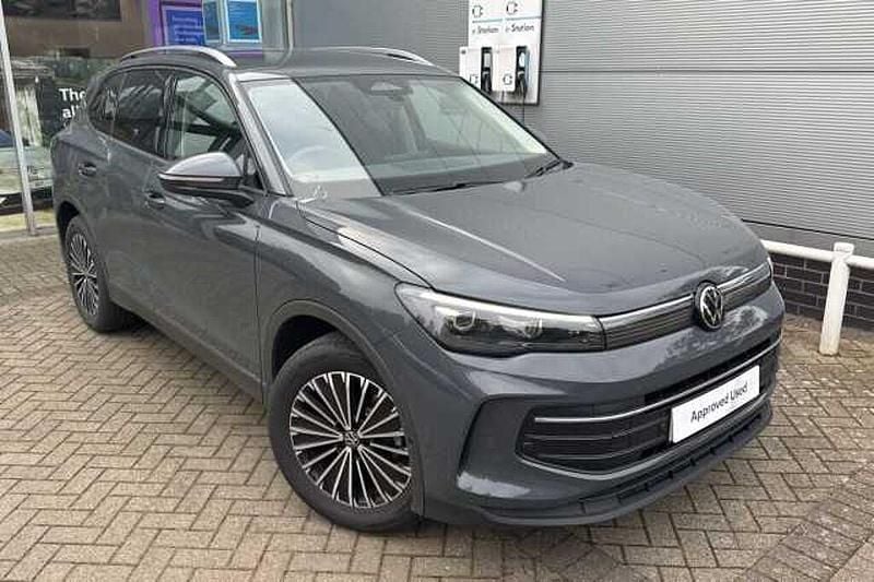 Used 2025 VW Tiguan SUV | £33,489 (Expensive) - Image 1/4