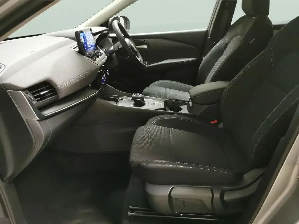 New Nissan Qashqai Acenta Premium 158 HP (116 kW) 2025 Silver SUV