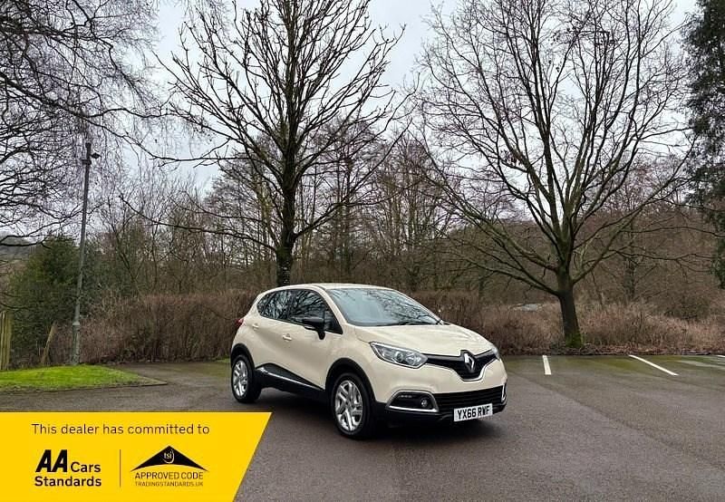 Used Renault Captur Dynamique 90 HP (66 kW) 2016 Cream SUV