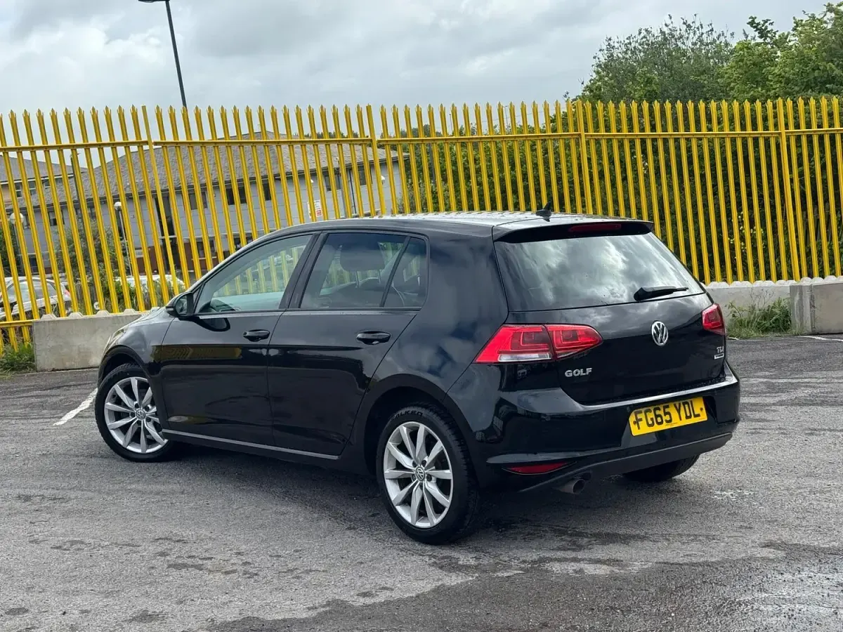 Begagnad VW Golf VII GT 110 HK (80 kW) 2015 Svart Halvkombi