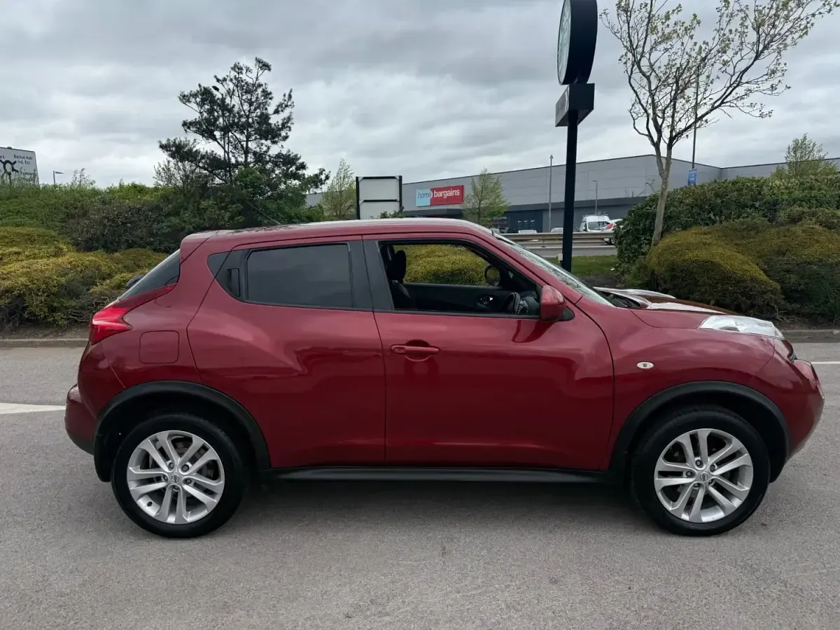 Gebraucht Nissan Juke Acenta 110 PS (80 kW) 2011 Rot SUV