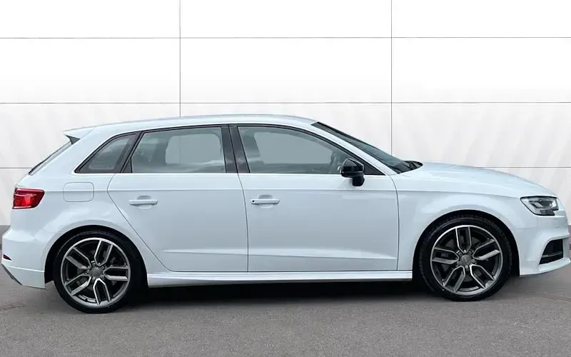 Used Audi S3 Sportback Sport 300 HP (220 kW) 2019 White Hatchback
