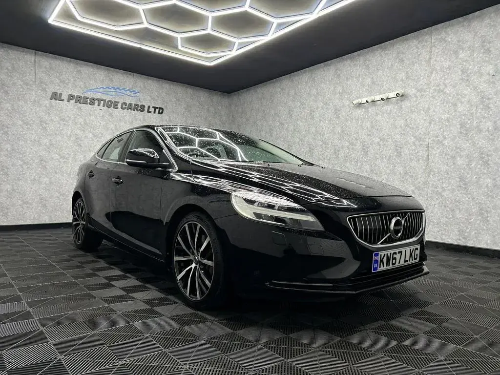 Used Volvo V40 Inscription 2017 Black Hatchback