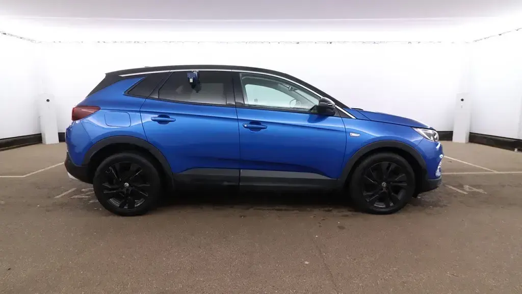 Used Vauxhall Grandland X SRi 130 HP (95 kW) 2021 Blue SUV