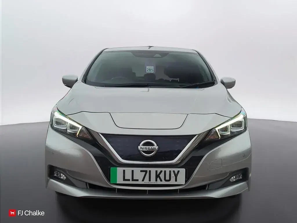 Used Nissan Leaf Tekna 160 kW (218 HP) 2021 Silver Hatchback