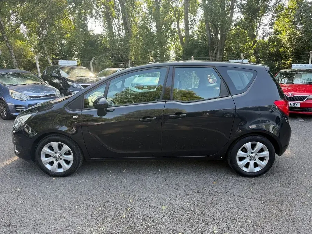 Used Vauxhall Meriva 100 HP (73 kW) 2017 Black MPV