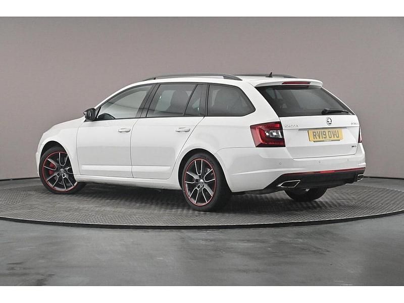 Used Skoda Octavia 180 HP (132 kW) 2019 Candy white Estate