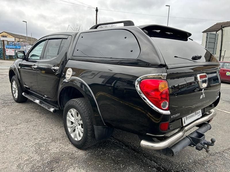 Second-hand Mitsubishi L200 176 CP (129 kW) 2015 Negru Pickup