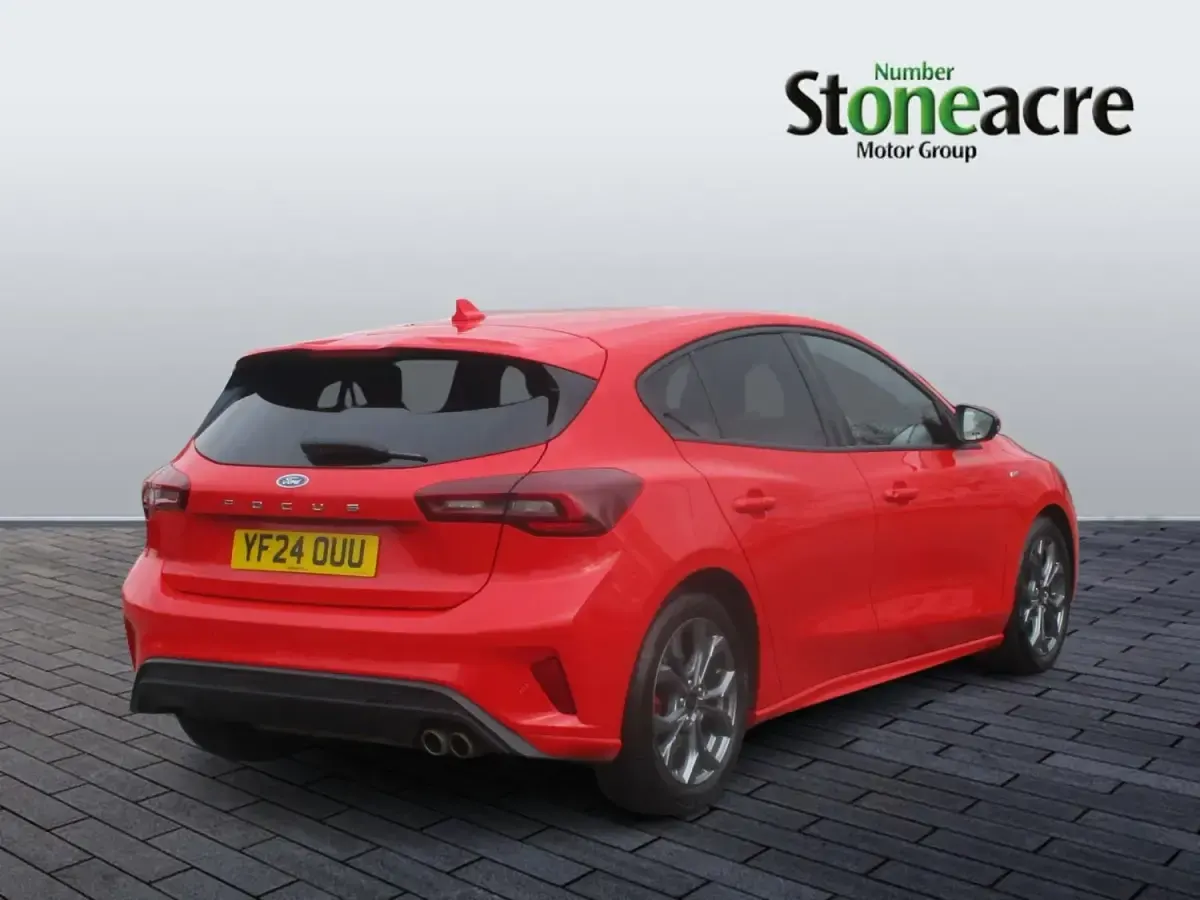 Używany Ford Focus ST-Line 123 KM (90 kW) 2024 Czerwony Hatchback