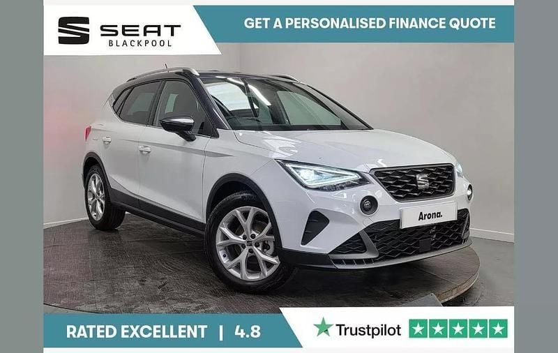 White New 2025 Seat Arona FR SUV | £19,365 (Good price) - Image 1/4