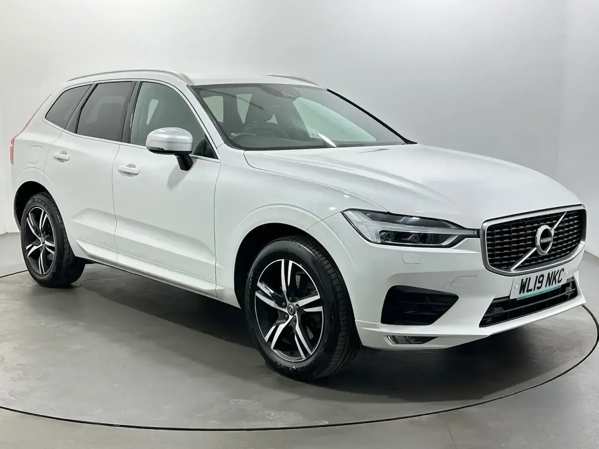 Used Volvo XC60 R-Design 190 HP (139 kW) 2019 SUV