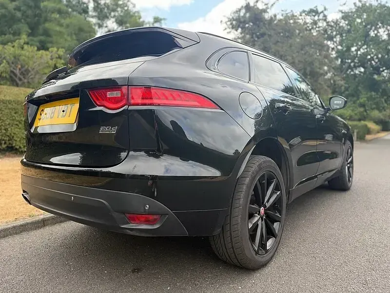 Used Jaguar F-Pace R-Sport 180 HP (132 kW) 2018 Black SUV