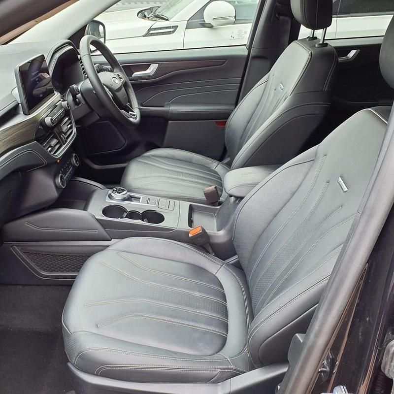 Used Ford Kuga Vignale 190 HP (139 kW) 2023 Black SUV