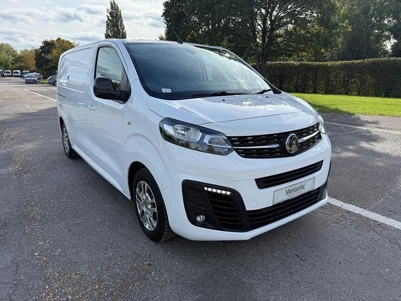 White Used 2020 Vauxhall Vivaro Sportive Van | £6,999 (Fair price) - Image 1/4