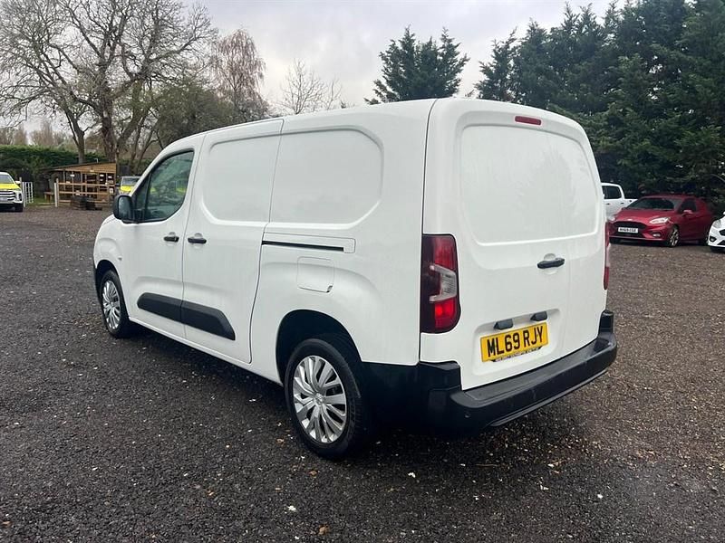 Used Peugeot Partner 100 HP (73 kW) 2019 White MPV