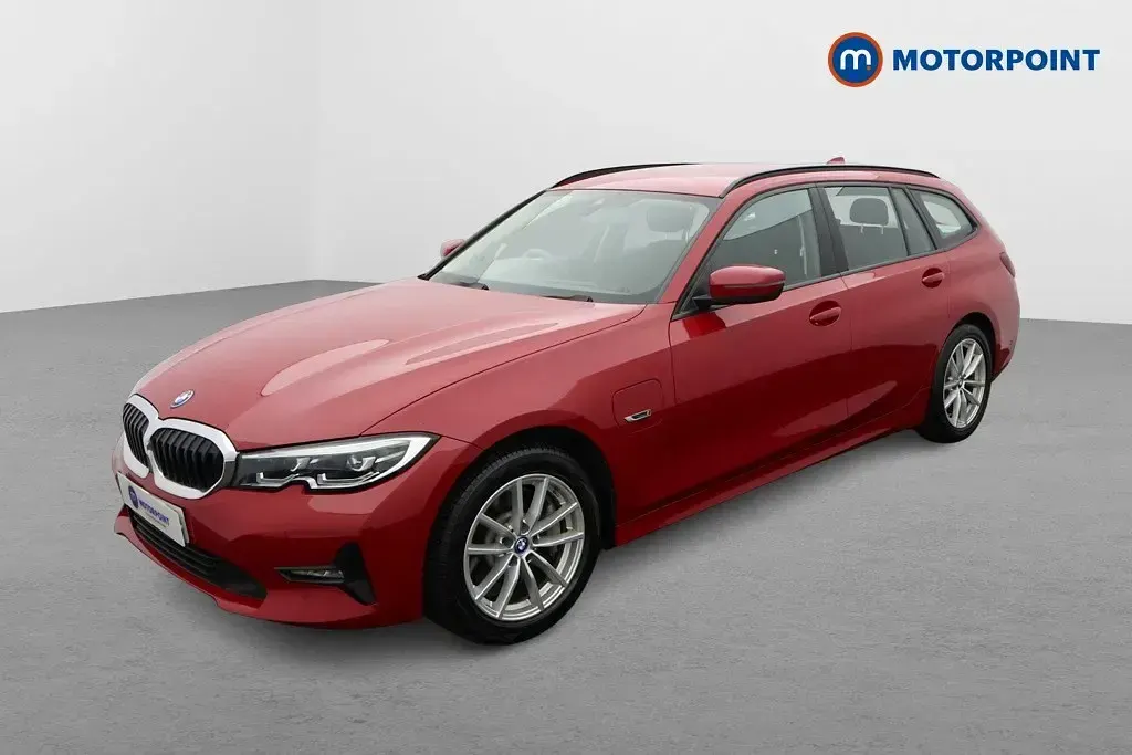 Usado BMW 330e 292 HP (214 kW) 2022 Vermelho Carrinha