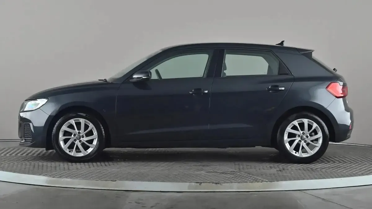 Usado Audi A1 Sport 150 HP (110 kW) 2019 Cinzento SUV