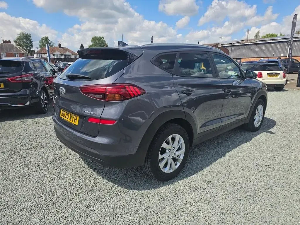 Gebraucht Hyundai Tucson SE 132 PS (97 kW) 2020 Grau SUV