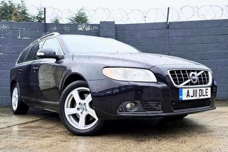Used 2011 Volvo V70 SE Lux Estate | £3,995 (Fair price) - Image 1/1