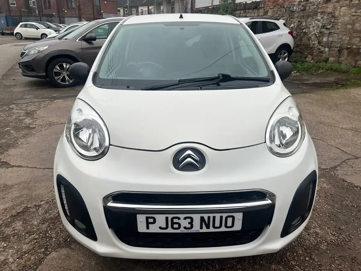 Used Citroën C1 VTR Sport 68 HP (50 kW) 2013 White Hatchback