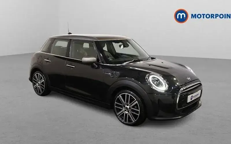Usado Mini Cooper Exclusive 136 HP (100 kW) 2023 Citadino